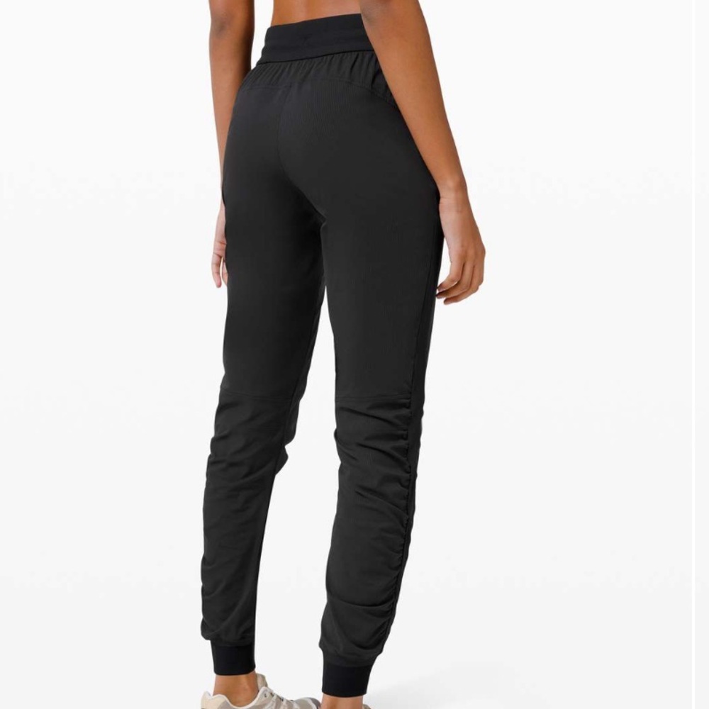 Lululemon Women's Beyond the Studio Jogger 18 Black - Picture 2 of 7